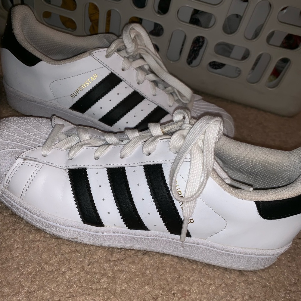 Adidas Striped Shoes🖤